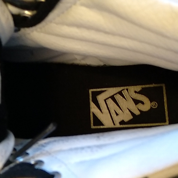 Vans - Picture 6 of 6